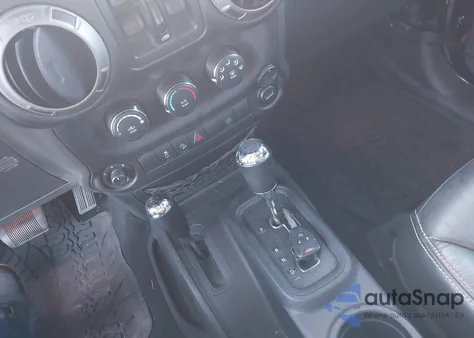 2017 Jeep Wrangler Unlimited Freedom 4X4 из США, поврежденный, VIN 1C4BJWDG4HL584218